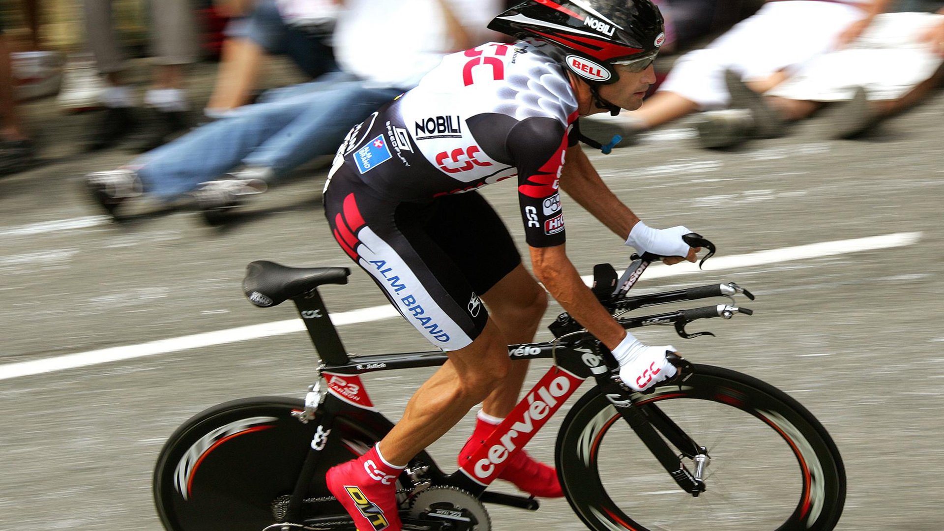 战术优化：教练如何应对季后赛的“变革”？