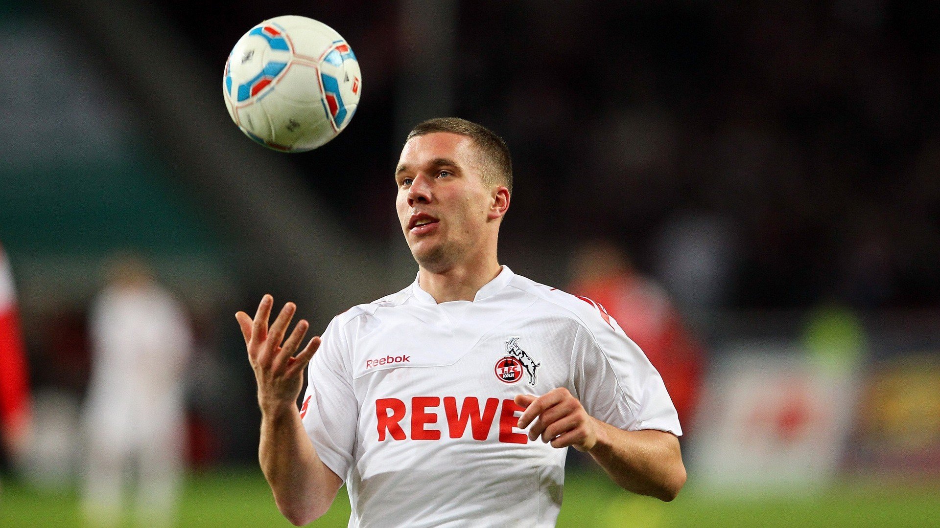 哈兰德与福登带领曼城4-1击败多特蒙德,三连胜领跑小组,哈兰德 曼城球迷群